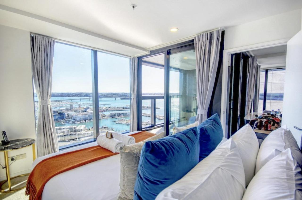 Magnificent Harbour View Skytower View Apartment In Cbd أوكلاند المظهر الخارجي الصورة