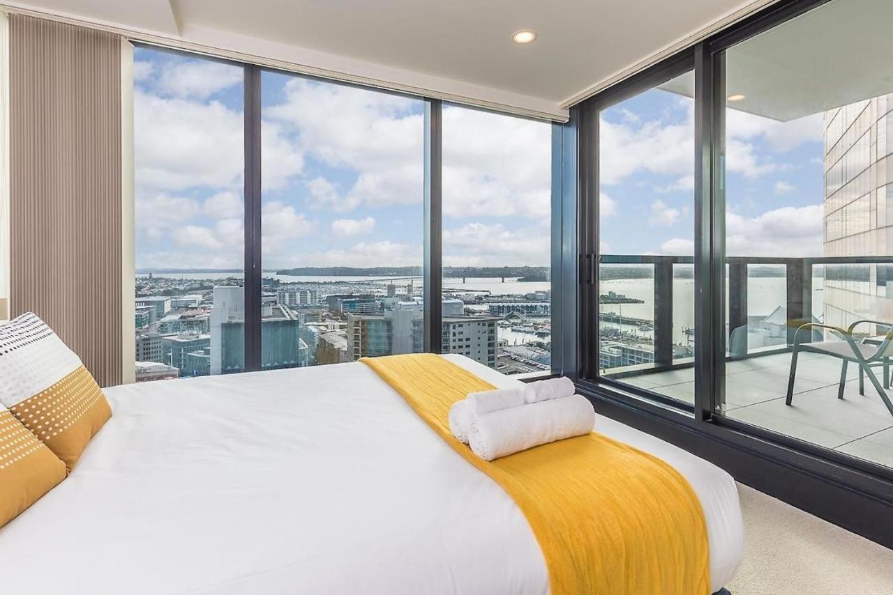 Magnificent Harbour View Skytower View Apartment In Cbd أوكلاند المظهر الخارجي الصورة