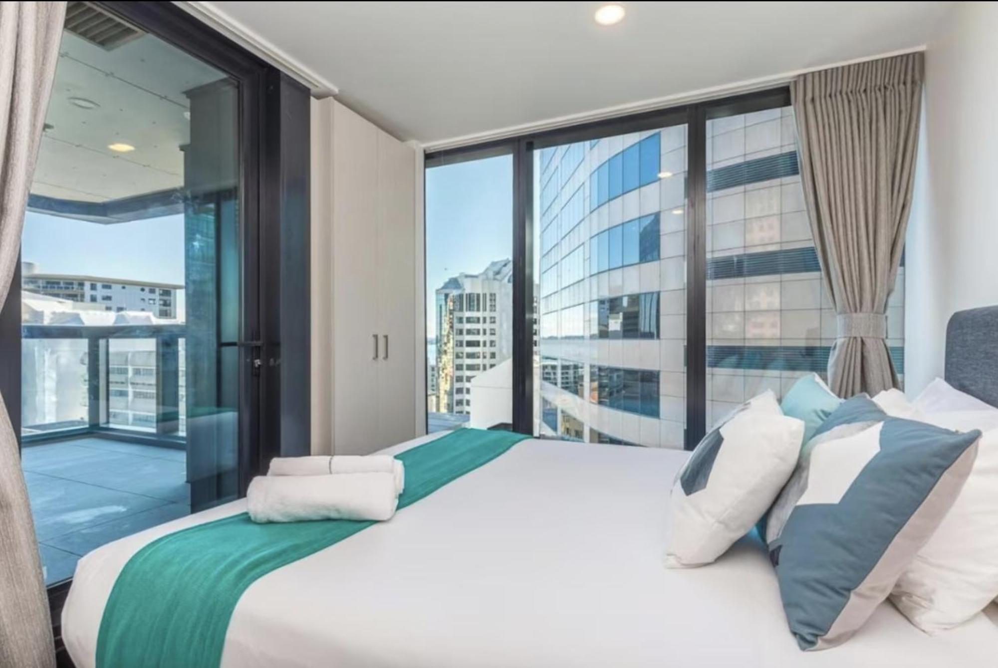 Magnificent Harbour View Skytower View Apartment In Cbd أوكلاند المظهر الخارجي الصورة