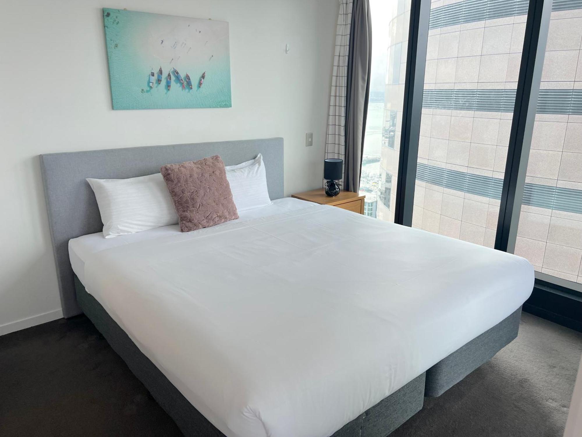 Magnificent Harbour View Skytower View Apartment In Cbd أوكلاند المظهر الخارجي الصورة