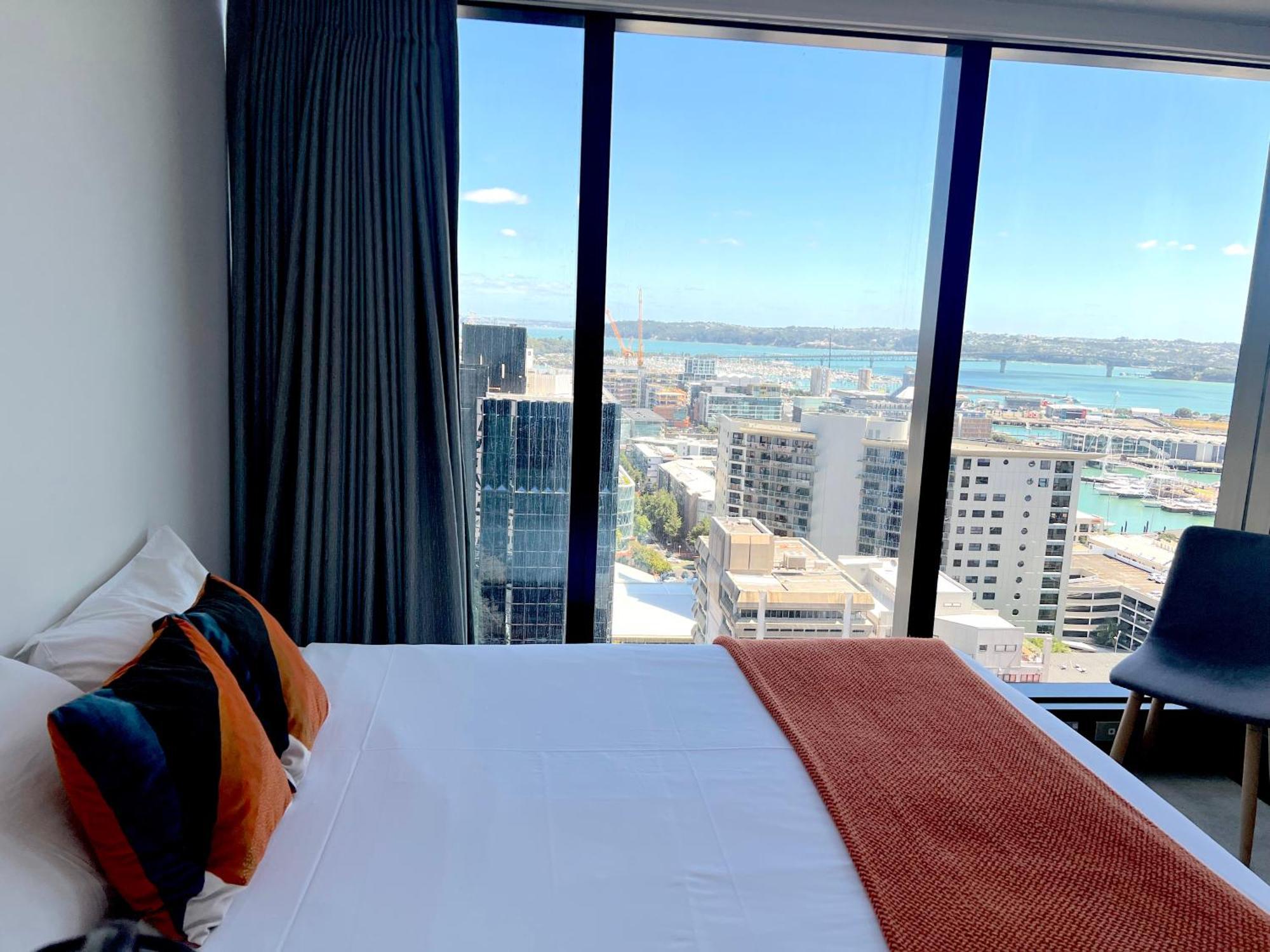 Magnificent Harbour View Skytower View Apartment In Cbd أوكلاند المظهر الخارجي الصورة