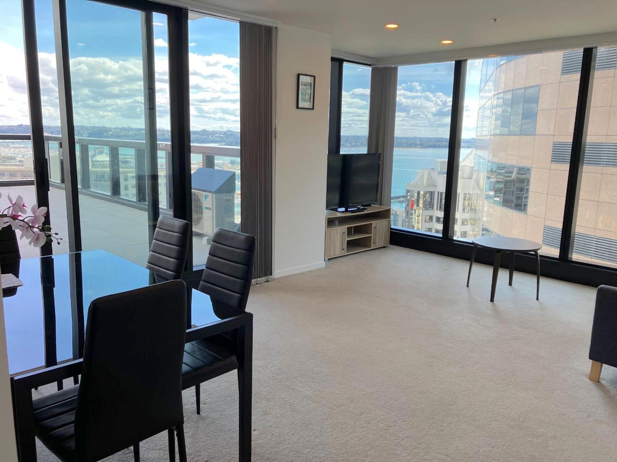 Magnificent Harbour View Skytower View Apartment In Cbd أوكلاند المظهر الخارجي الصورة
