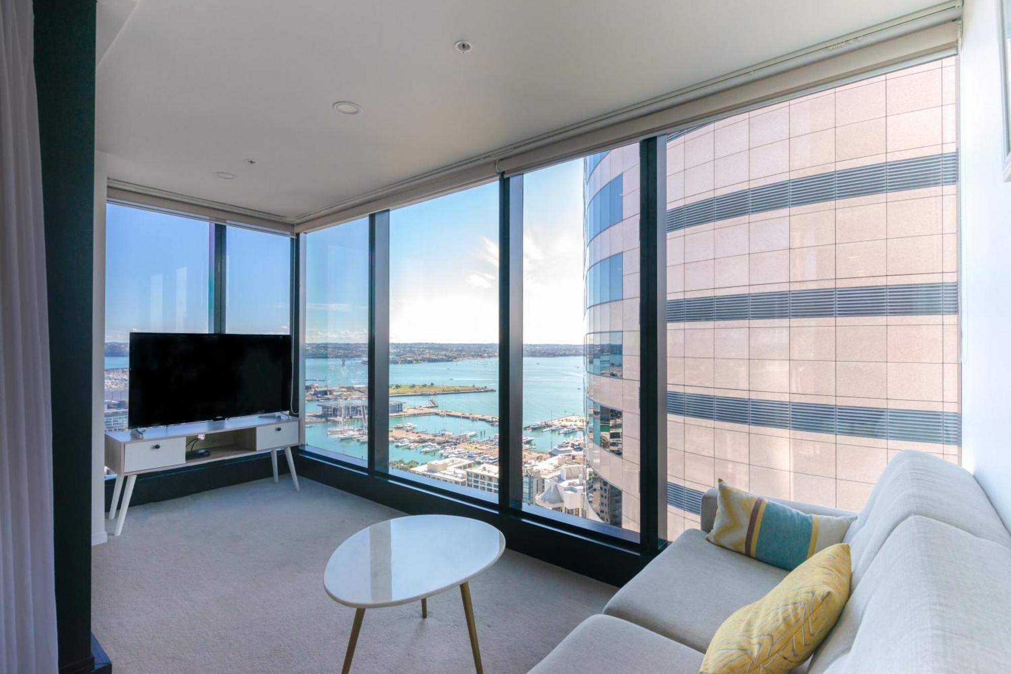 Magnificent Harbour View Skytower View Apartment In Cbd أوكلاند المظهر الخارجي الصورة